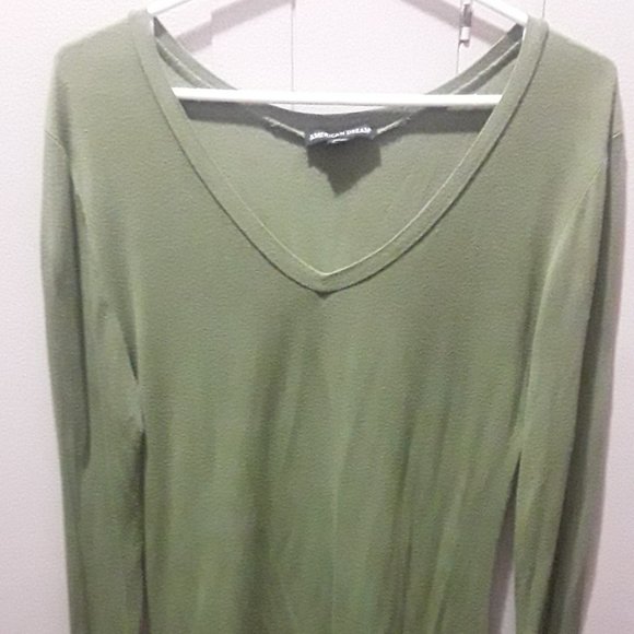 💣4/$10 💣 Long Sleeve V-Neck T-Shirt - Picture 2 of 4